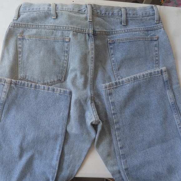 Classic Light Blue Relaxed Men's Jeans - Picture 7 of 10